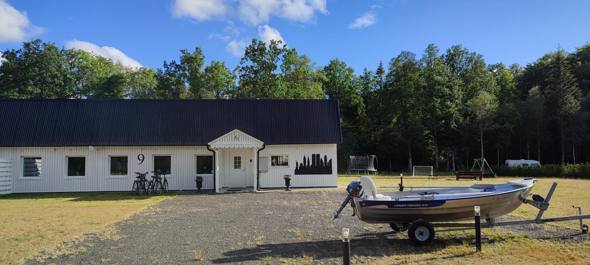 Boende I Malaskog, Near The Lake, Boat, Big Garden Ryssby Bagian luar foto